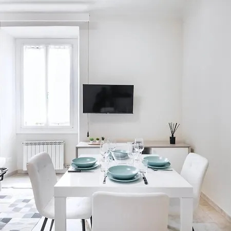 Easylife - - Col Di Lana 1 - Navigli * Milán